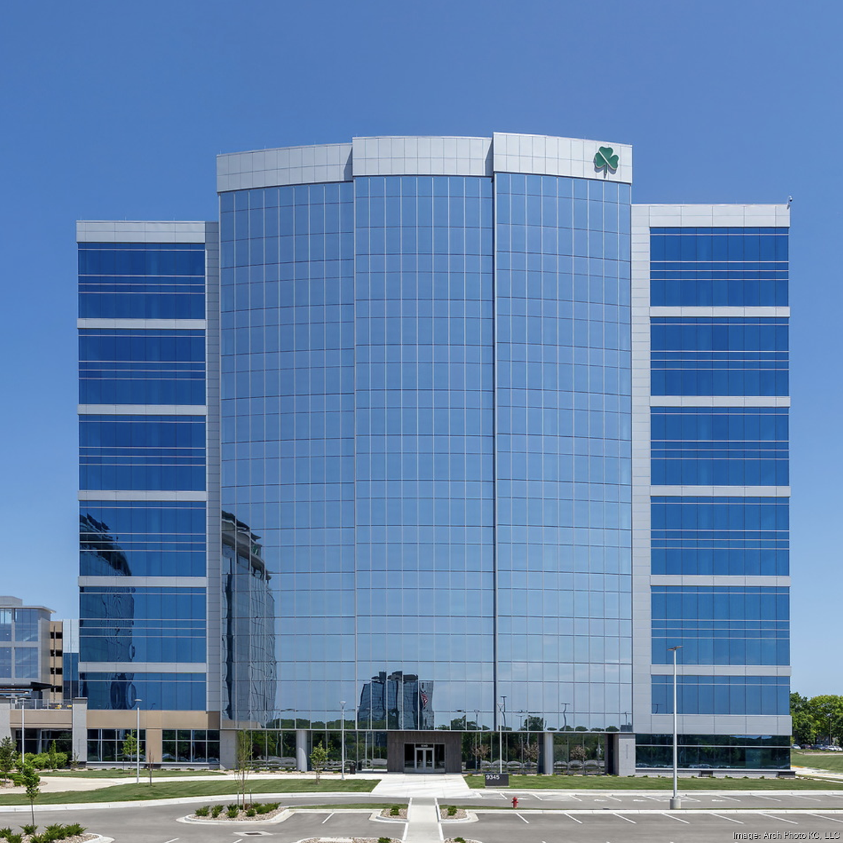 P④ 富士通 FMVU6606DDU 9313/NW See inside Shamrock Trading Corp.'s fourth JoCo office tower