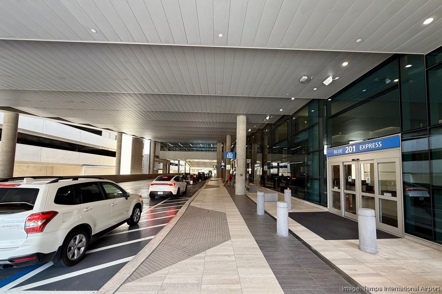 Tampa airport's Blue Departures drive closes for repaving, impacting 11 airlines