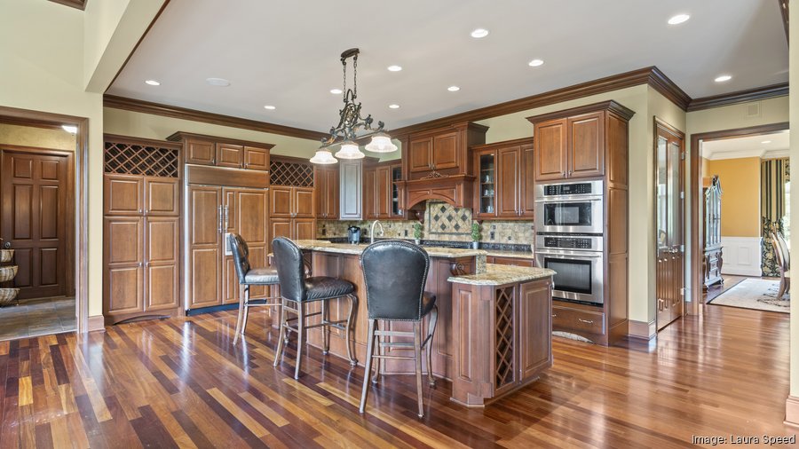 Villa Hills home 944 Squire Oaks Drive hits the market for