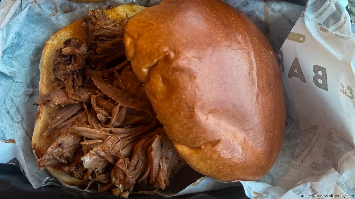 Houston Airports to host first-ever food festival featuring Killen's BBQ, Landry's Seafood House