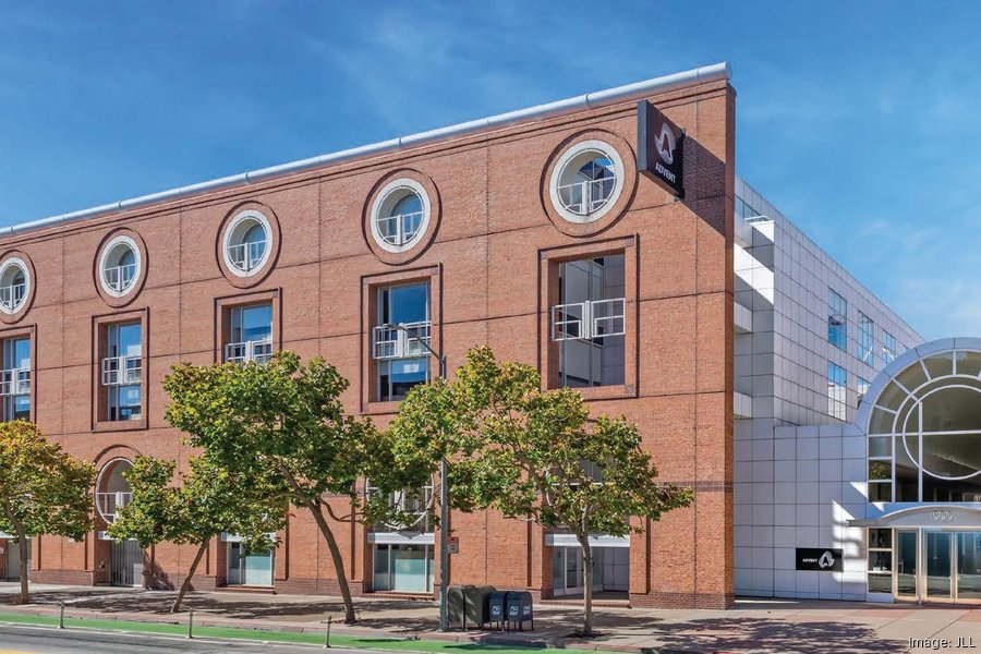 New York Life, Lincoln continue office spree with $54 million deal for Showplace Square building
