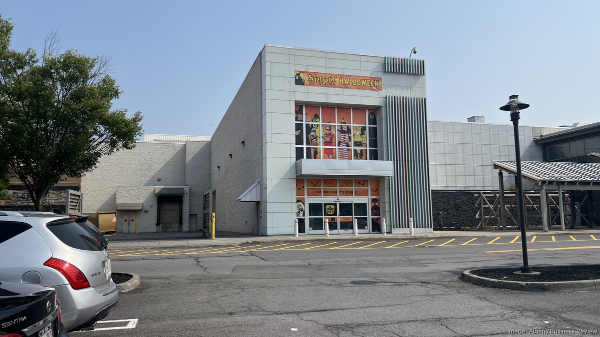 Spirit Halloween Store Opening