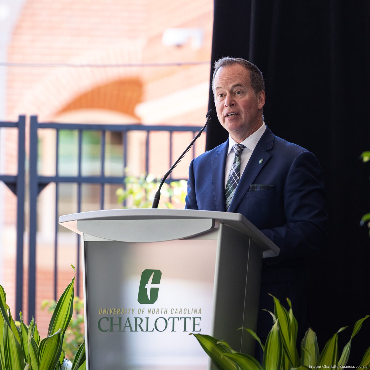 NCAA UNC Charlotte 49ers Filz-Wimpel – Offiziell Lizenziert, 30,5 X 76,2 Cm, Für Fan-Deko Zu Hause