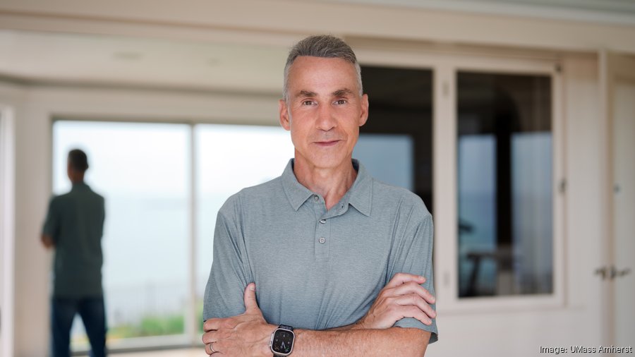 Apple leader gives largest UMass gift in history - Boston Business Journal