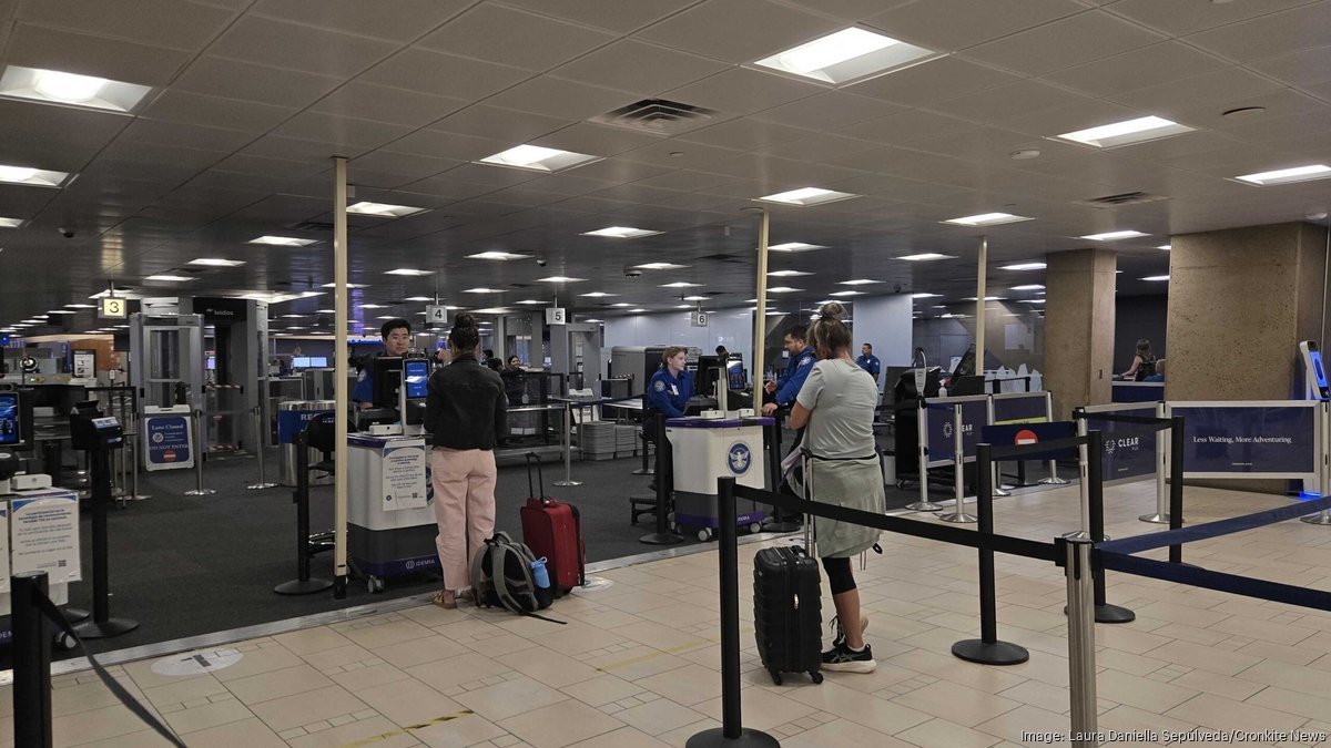 Flight delays at Sky Harbor increase amid government shutdown - Phoenix ...