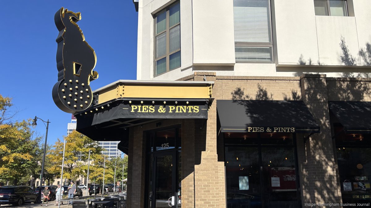 Popular restaurant and bar closes downtown location, cites safety concerns