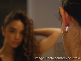 Former Bose engineer creates earring device that tracks blood flow