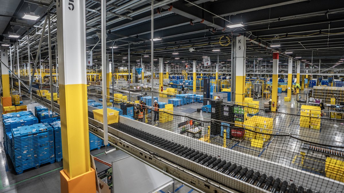Amazon Oak Creek facility adds 1,500 workers for holiday rush ...