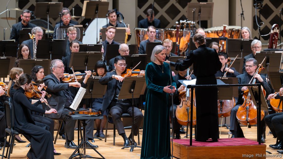 REVIEW: Mahler's songs radiant under Tabita Berglund with CSO