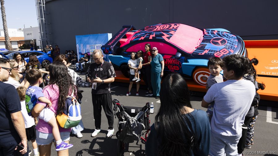Mattel's Hot Wheels tour stops in Albuquerque for car competition