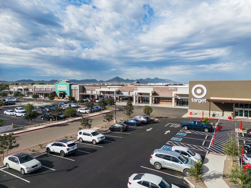 25.10.22 - VIneyard Towne Center 20 Large