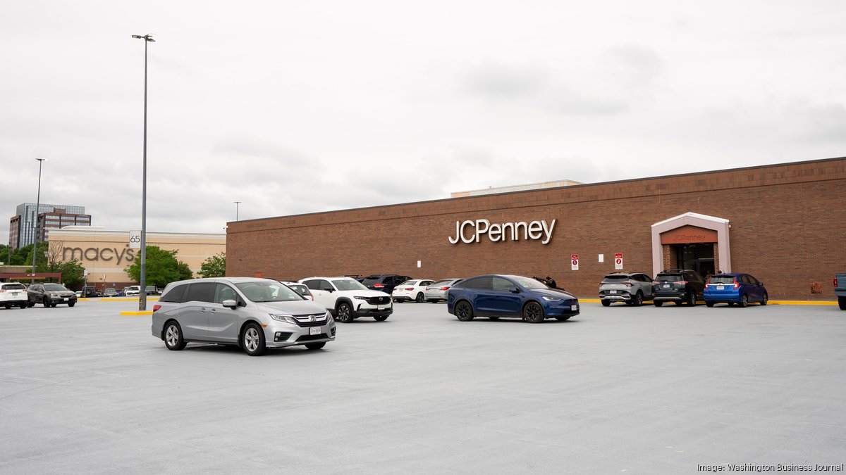 Sportrock Climbing Centers leases 43,000 square feet vacated by JCPenney at Fair Oaks Mall