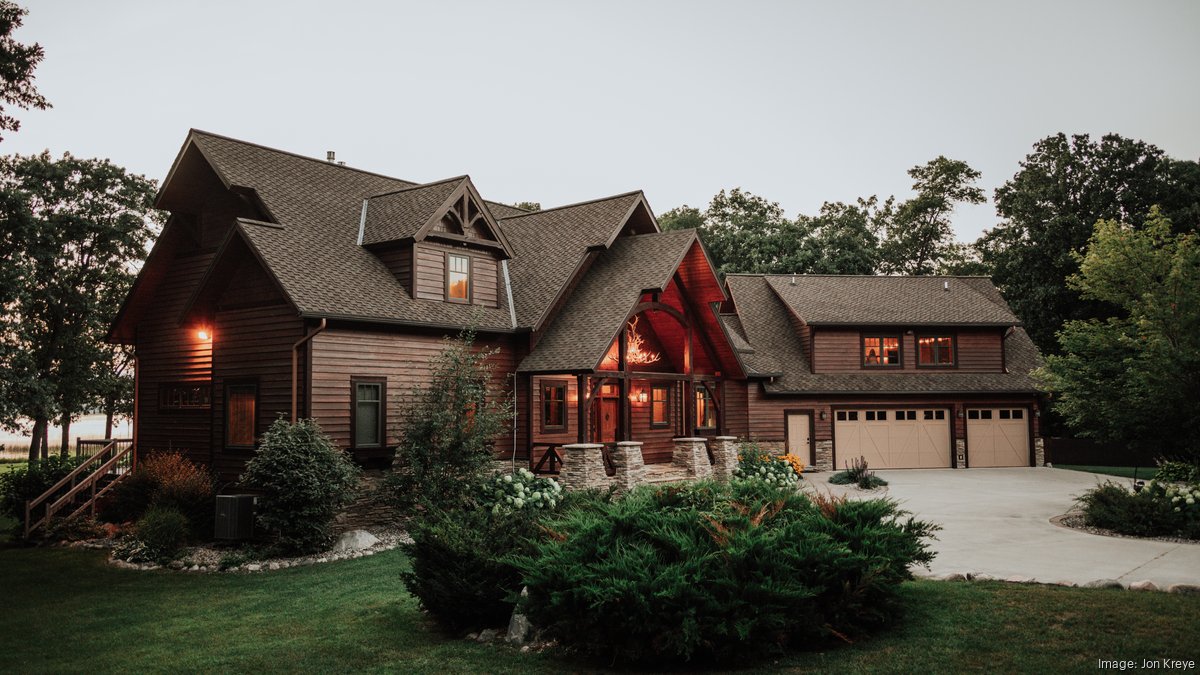 Dream Cabins: Northwoods estate on Leech Lake lists for $2.49 million - Minneapolis / St. Paul Business Journal