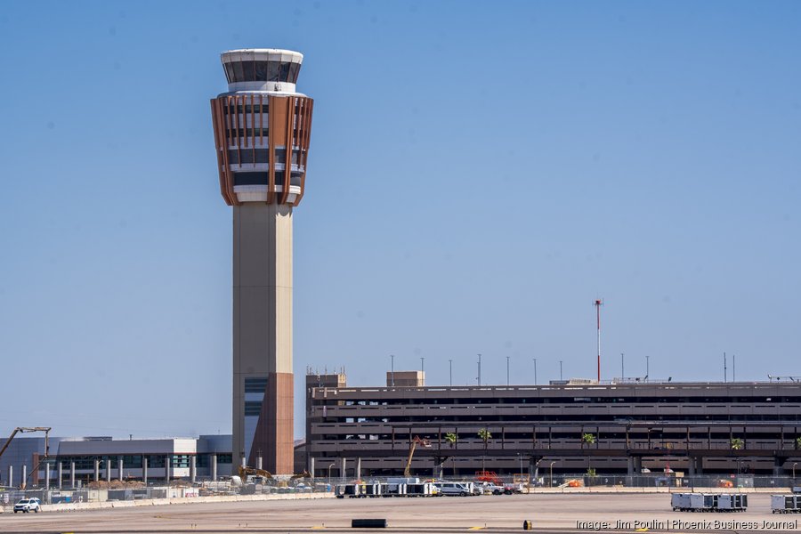 Sky Harbor ranks third best mega airport in the country for third straight year