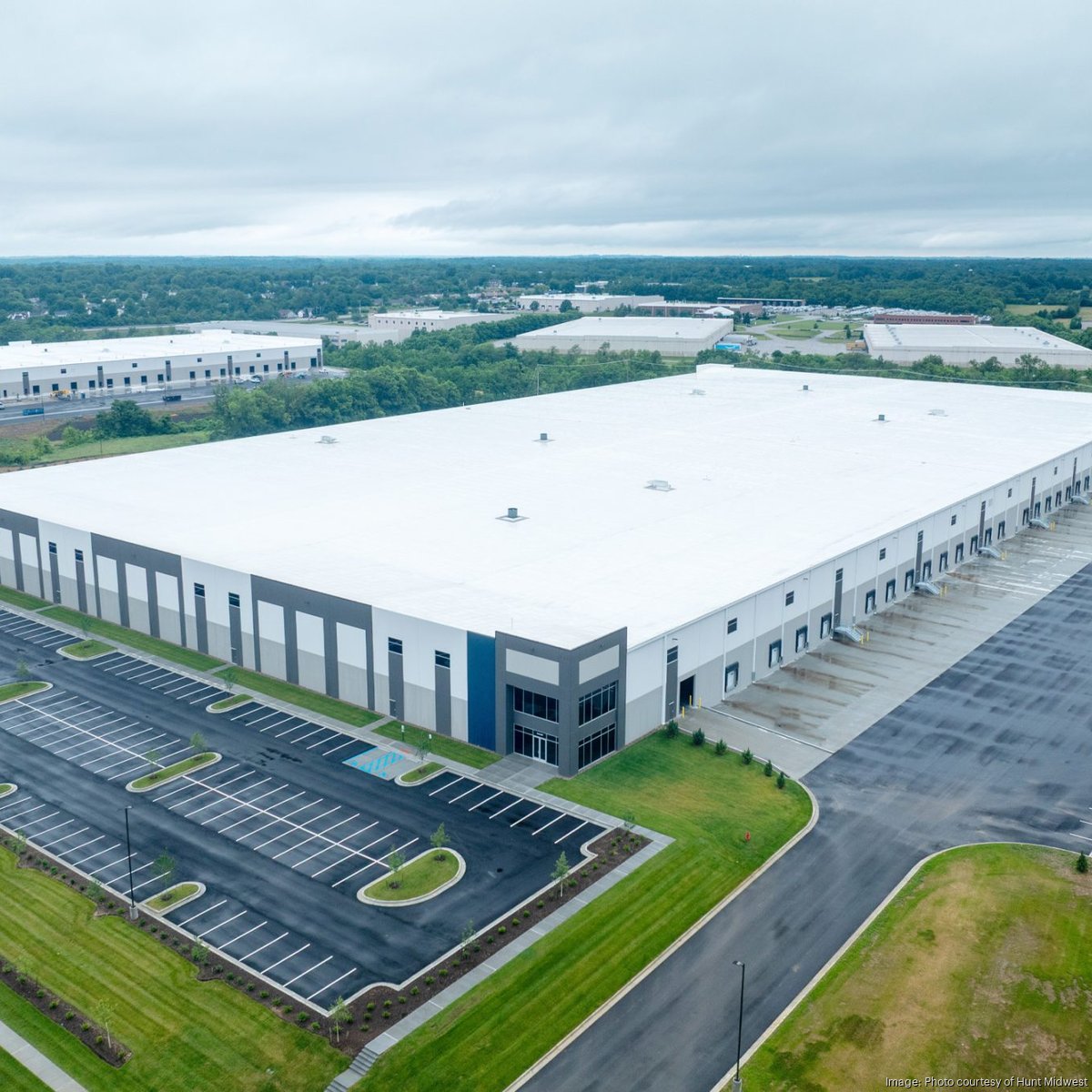Hunt Midwest opens 775,000-sq-ft warehouse in Shelby County