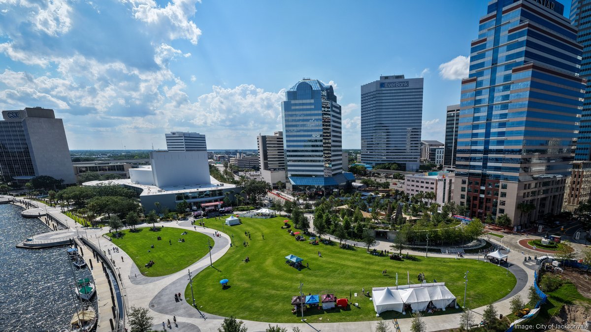 Downtown Jacksonville's Riverfront Plaza enters phase two with $8M permit - Jacksonville Business Journal