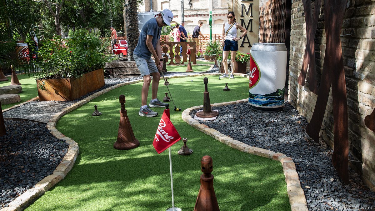 Pearl opens mini-golf course with city landmarks