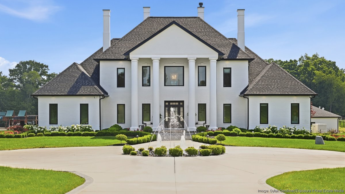 $5.1M Forward Township home with home theater, infinity-edge pool listed for sale (photos)