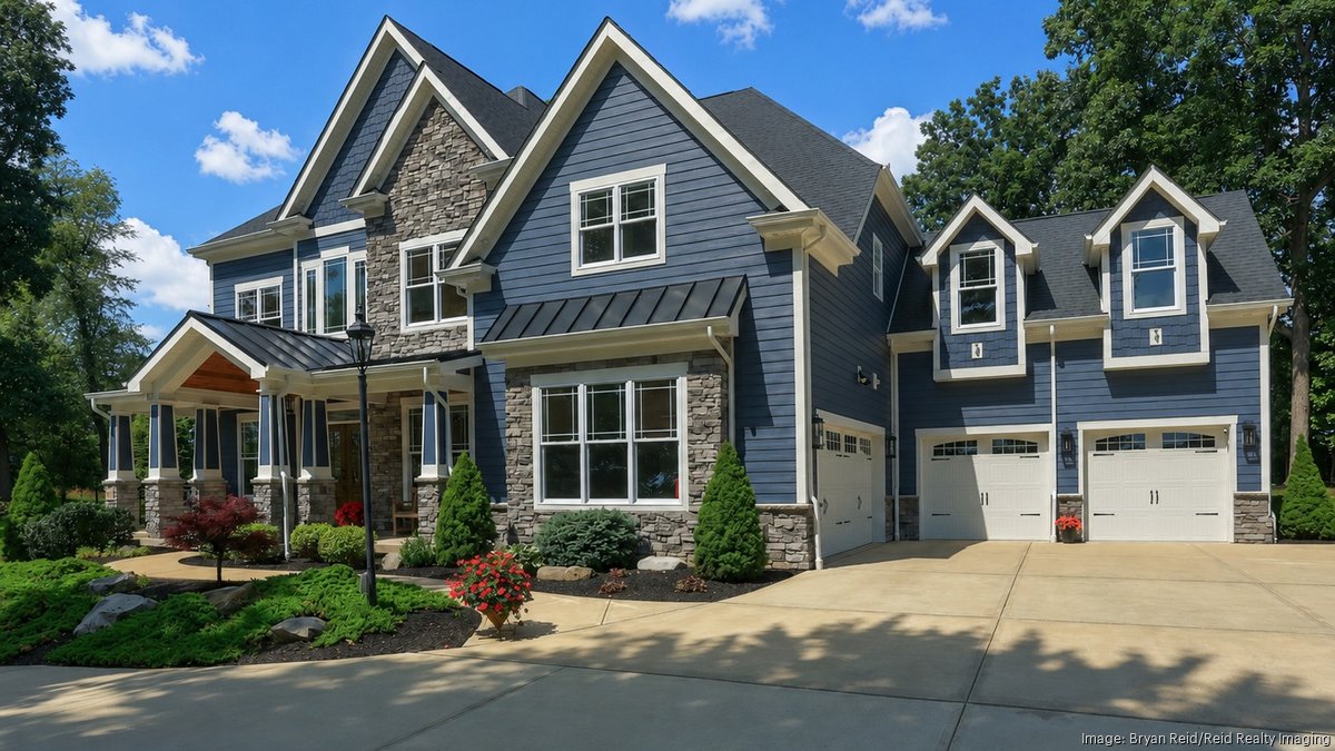$2.25M Cranberry Township home with outdoor kitchen listed for sale (photos)