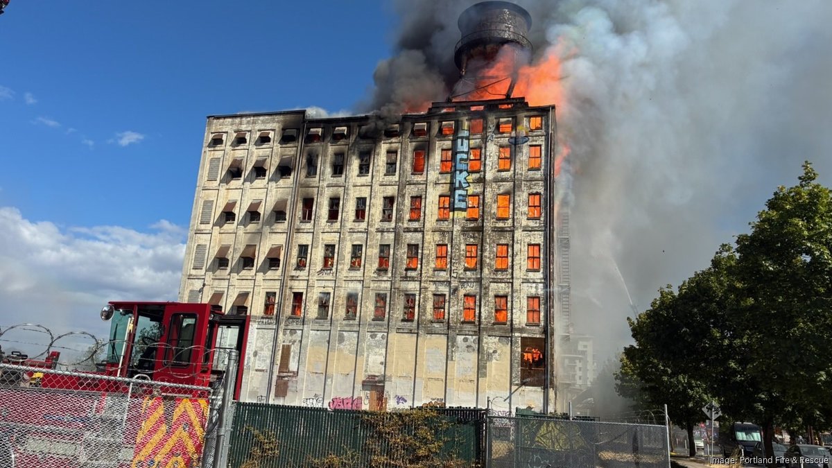 Fire destroys 116-year-old landmark warehouse in NW Portland