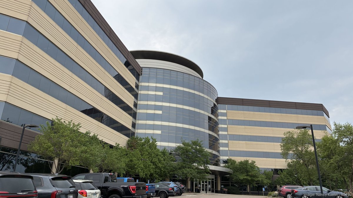 Lender moves to foreclose on Minneapolis office complex Broadway Ridge building