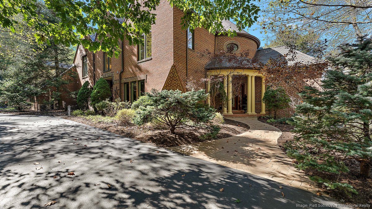 $3.25M Butler home with wine cellar, carriage house and barn listed for sale (photos)