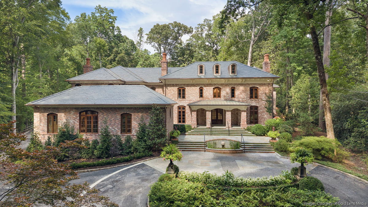Reimagined English estate in Tuxedo Park available for $7.5 million