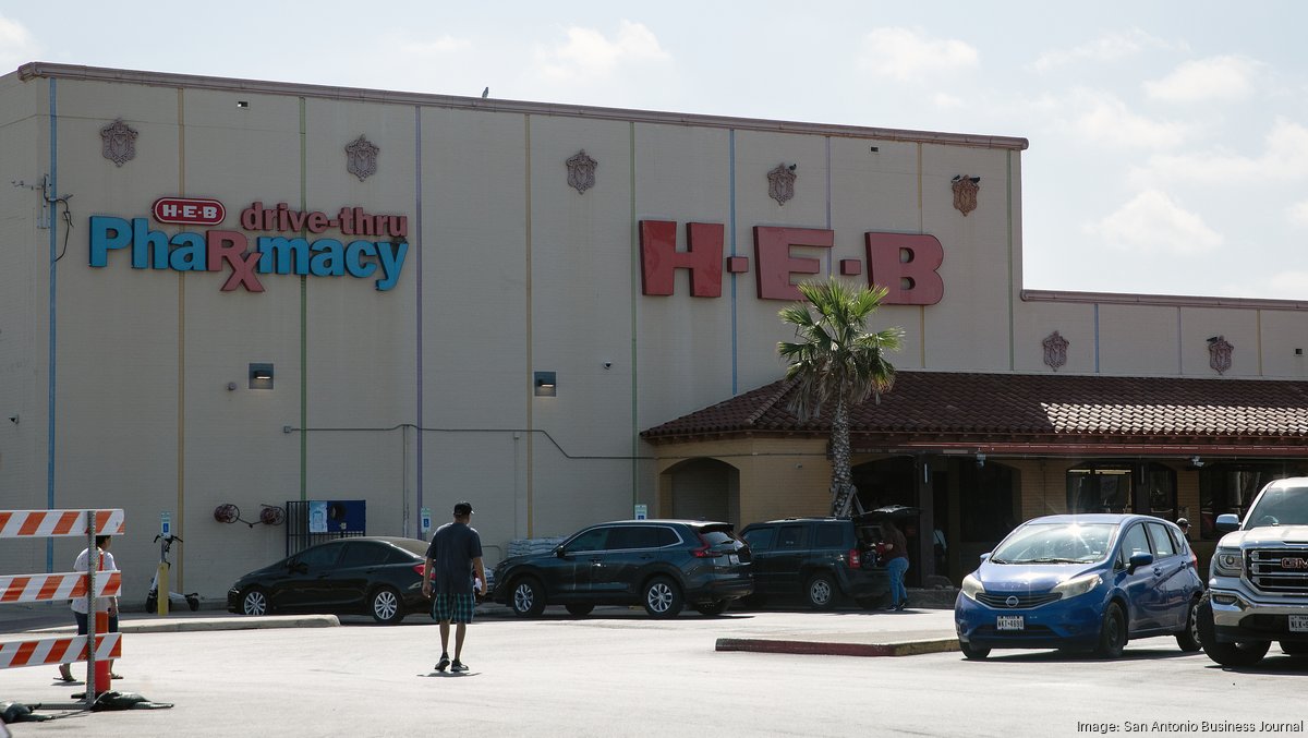 H-E-B begins major renovation at West Side store
