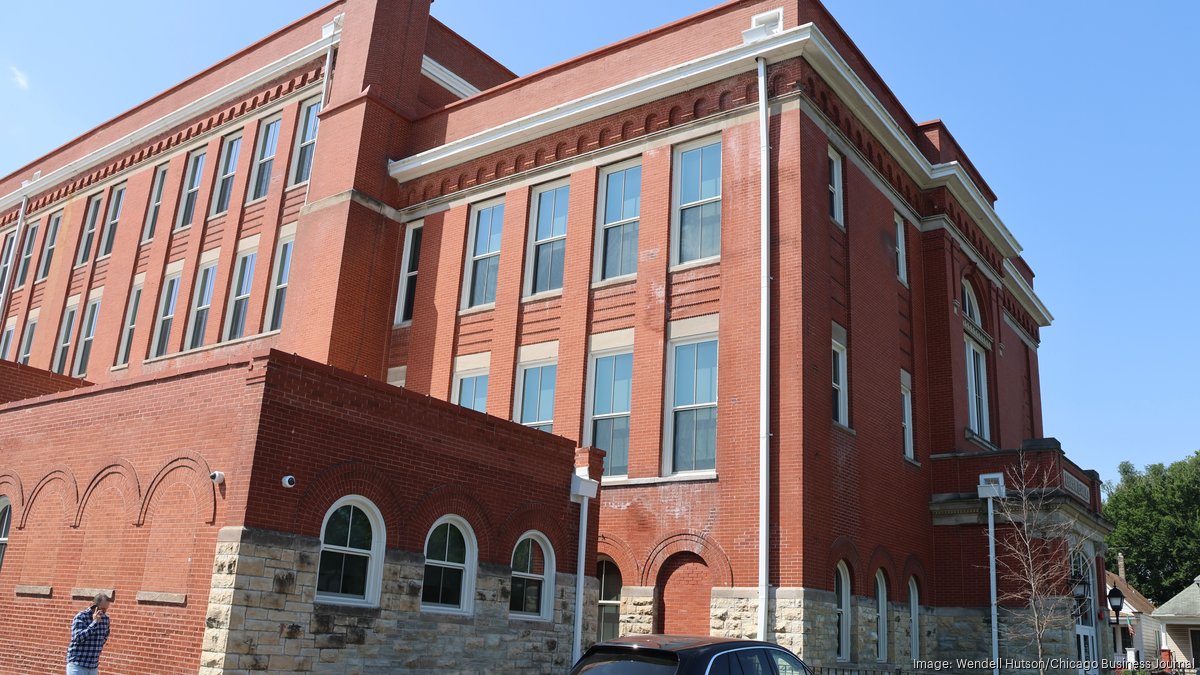 Chicago Public Schools to auction 5 empty school buildings this year - Chicago Business Journal
