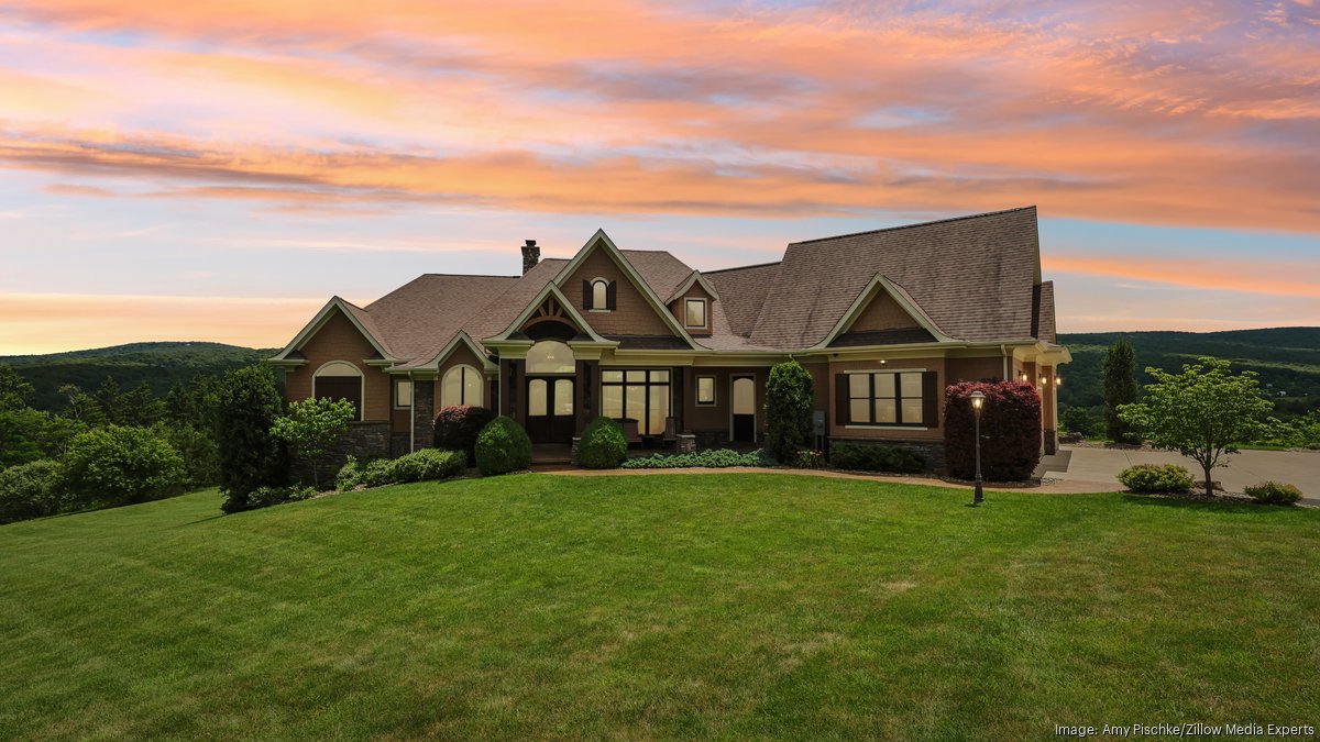 $2.85M Latrobe home in Arnold Palmer-designed community listed for sale (photos)