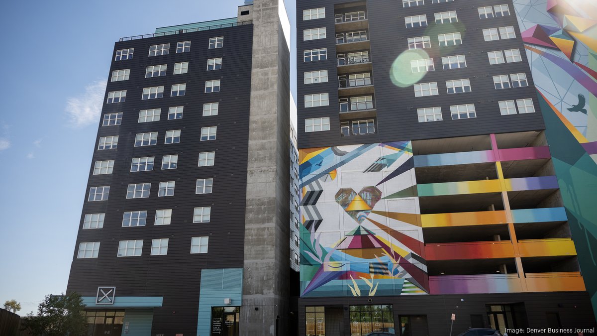 Lender seeks receiver for large Denver apartment building after $170M loan default - Denver Business Journal
