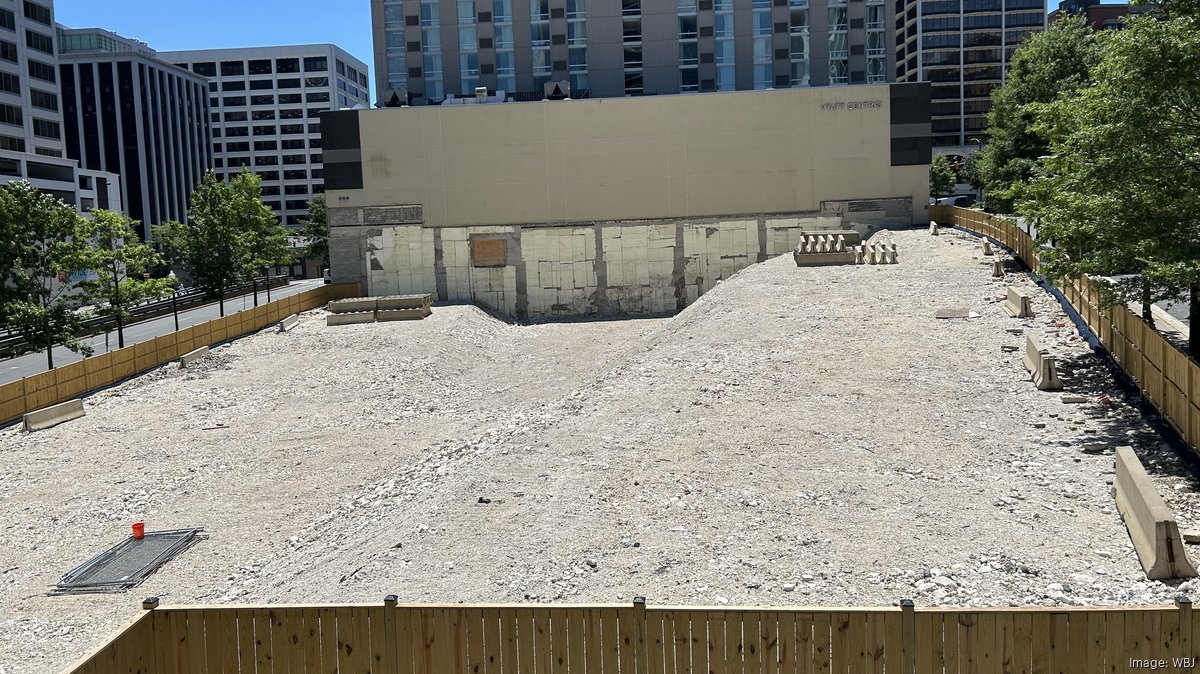 Developer abandoning major Rosslyn project amid 'macroeconomic uncertainty,' other challenges