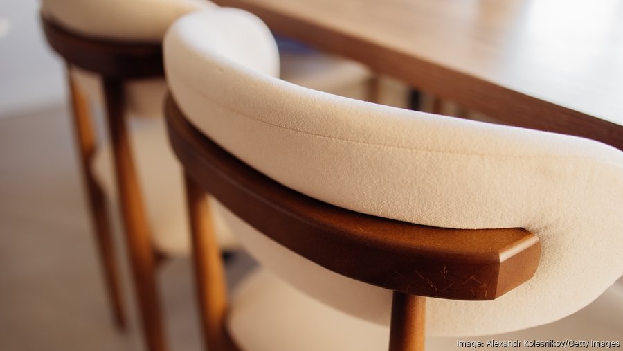 Furniture Retail Collapse Opens $2B+ Liquidation Opportunity for Online Sellers