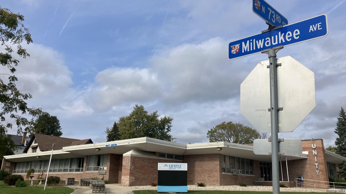 Wauwatosa eyes duplexes, townhomes for church site near Village