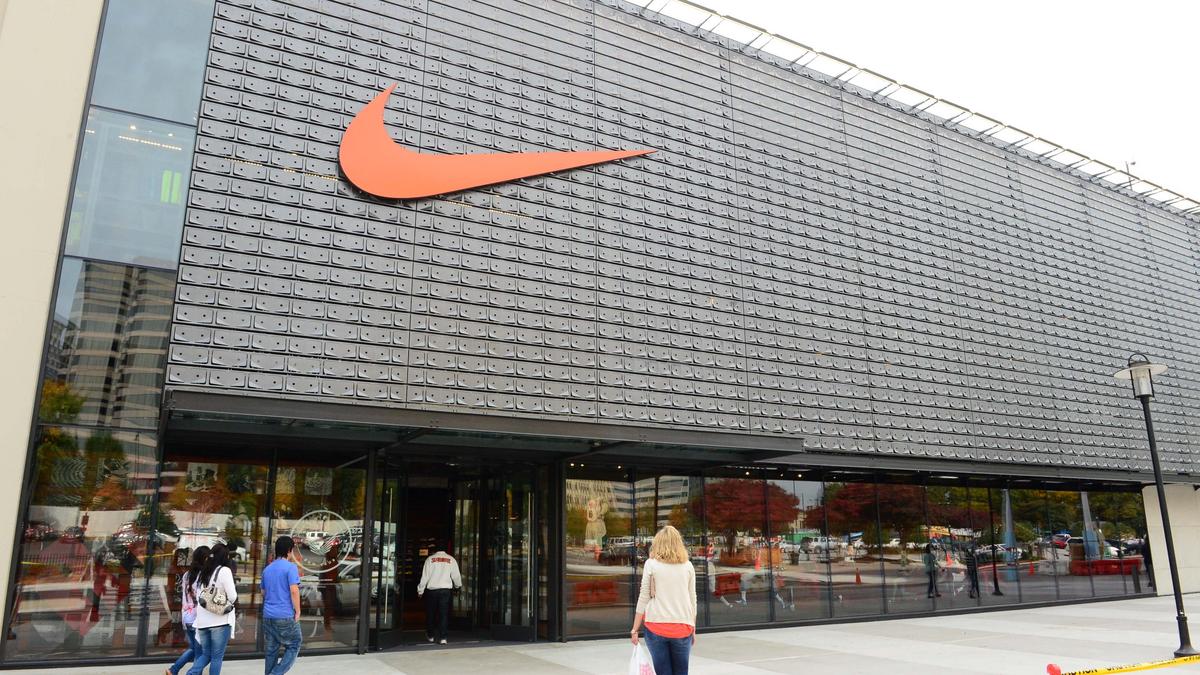 nike store in the mall