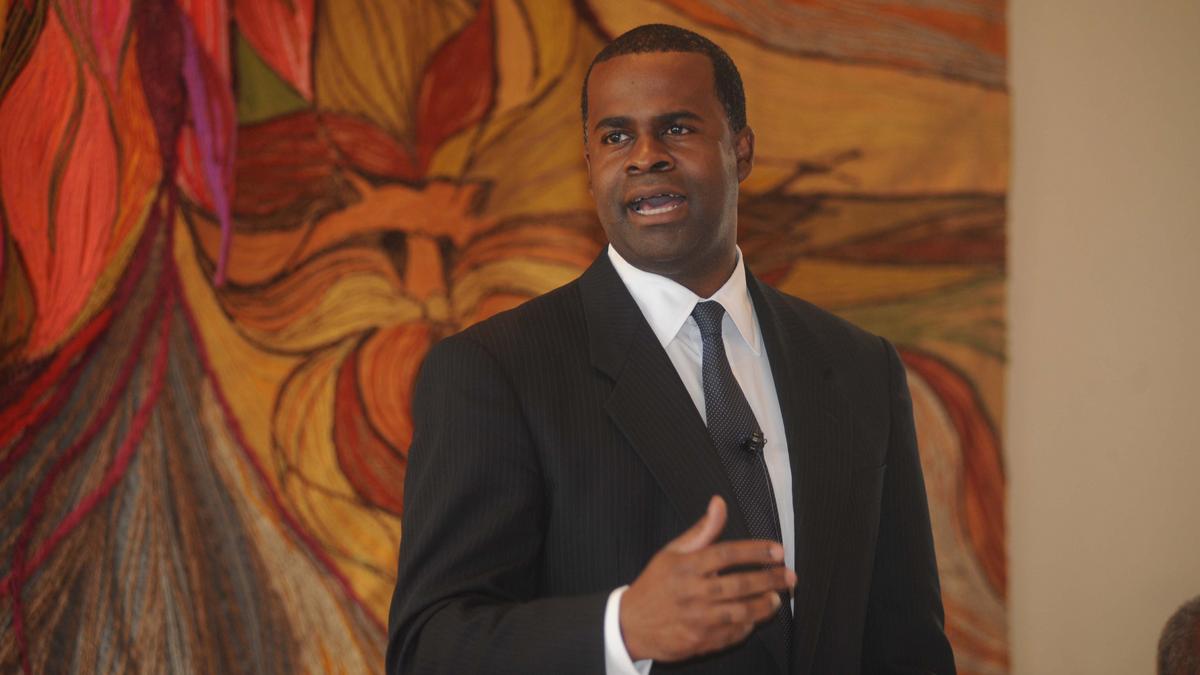 Kasim Reed Mayor Kasim Reed asks city businesses to close by 2 p.m. for winter ...