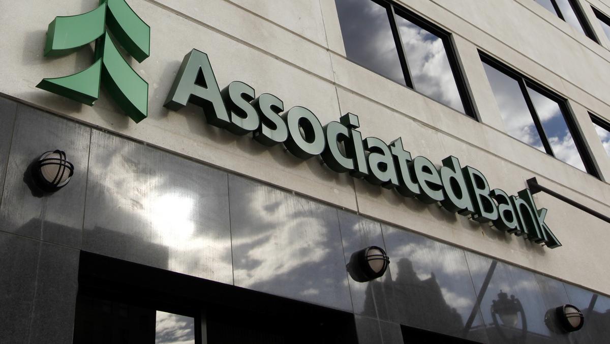 Associated Bank to close 13 branches while profits rise - Milwaukee ...