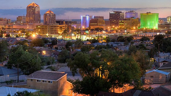 abq albuquerque skyline night 600x400