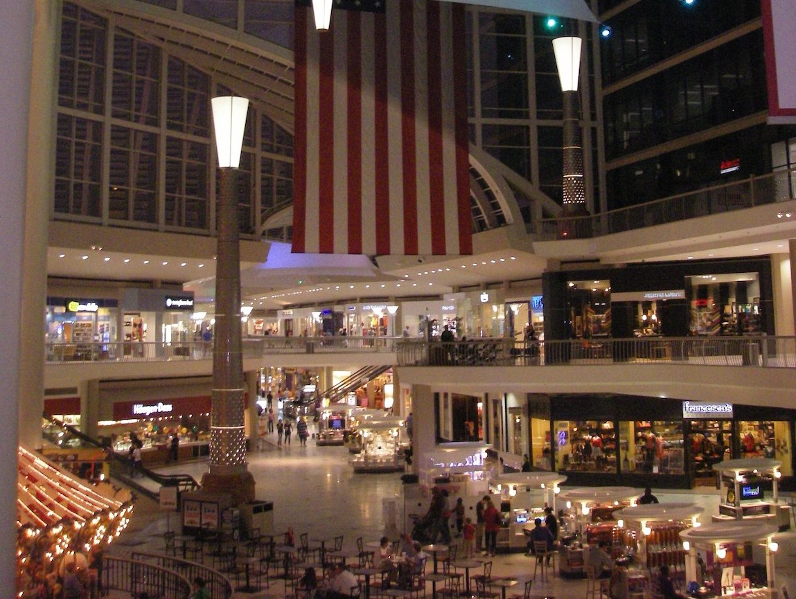 Riverchase Galleria, Alabama's largest shopping mall, opens after