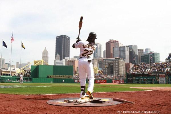 Pirates trade 2013 NL MVP Andrew McCutchen to Giants 