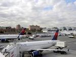 Delta plane skids off LaGuardia runway