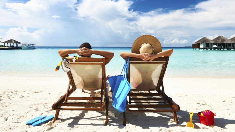 Business Pulse Poll What kind of extreme weather do you prefer, hot or