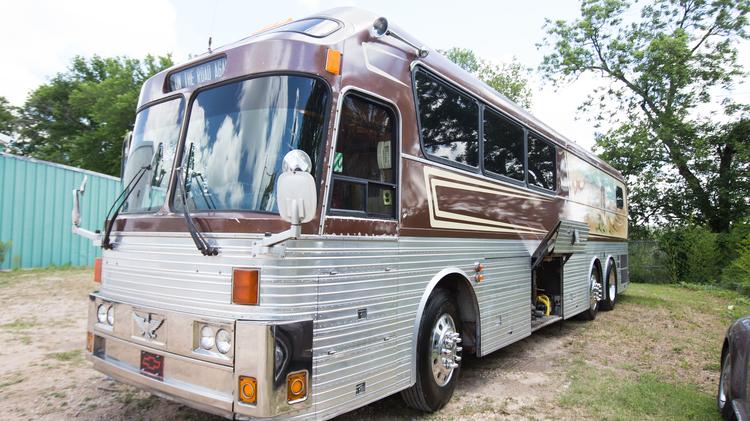 Look Inside 1983 Willie Nelson Tour Bus That S Back Up For