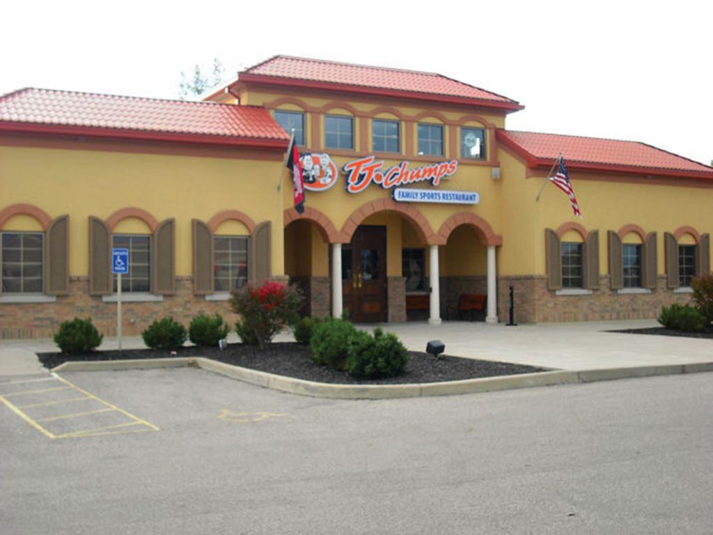 pic-tj-chumps-fairborn-web.jpg