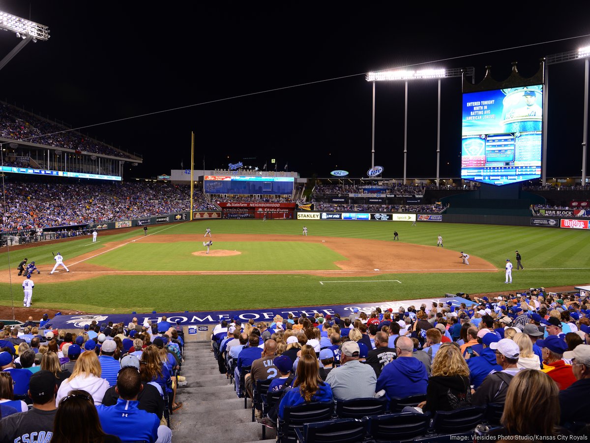 Should you go to a Yankees or Mets game? - Lonely Planet