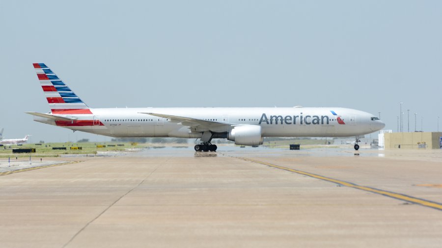 American Airlines 777 JLD 6361