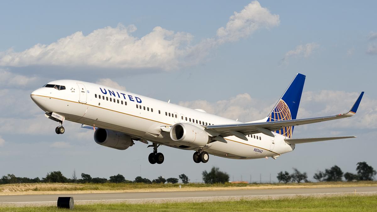 Why some united airlines customer service reps are not happy about new