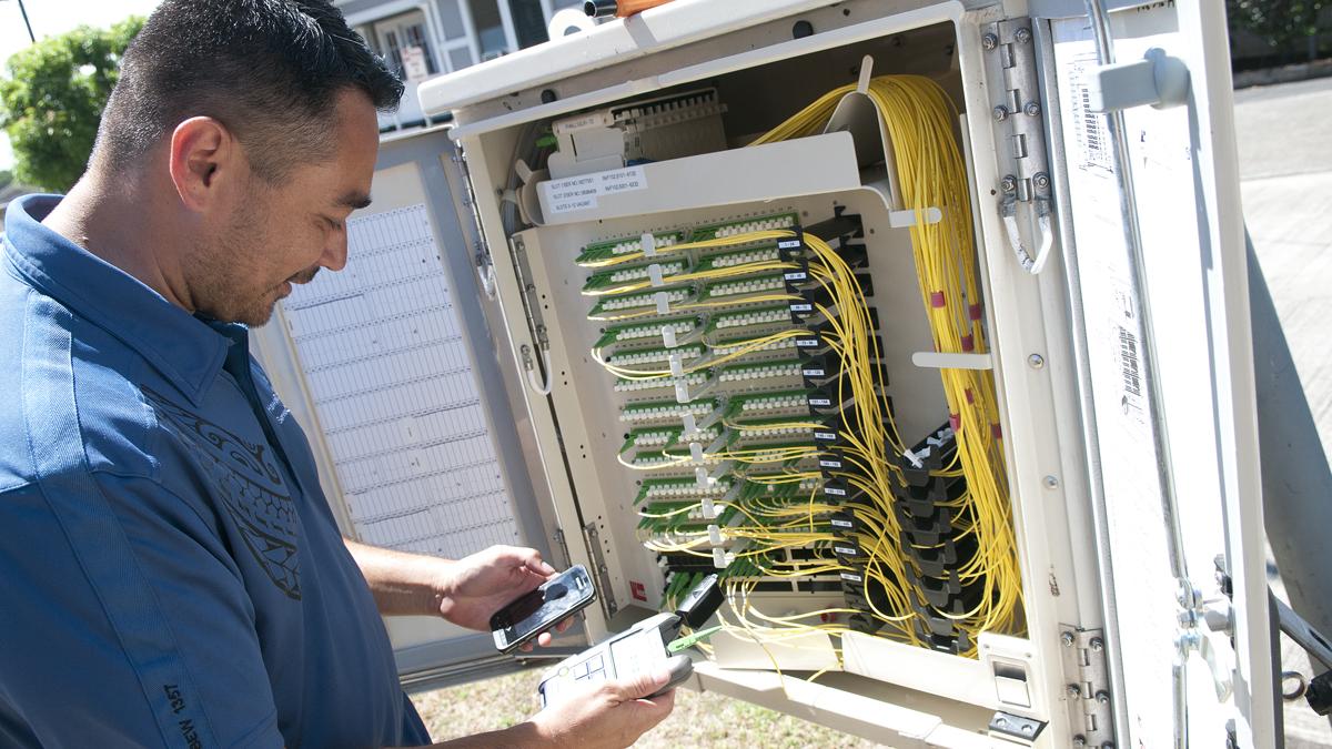 Hawaiian Telcom phone customers throughout state suffer from outages ...