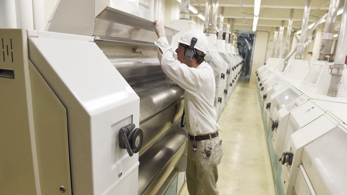 Denver flourmilling giant to close four plants by first quarter of
