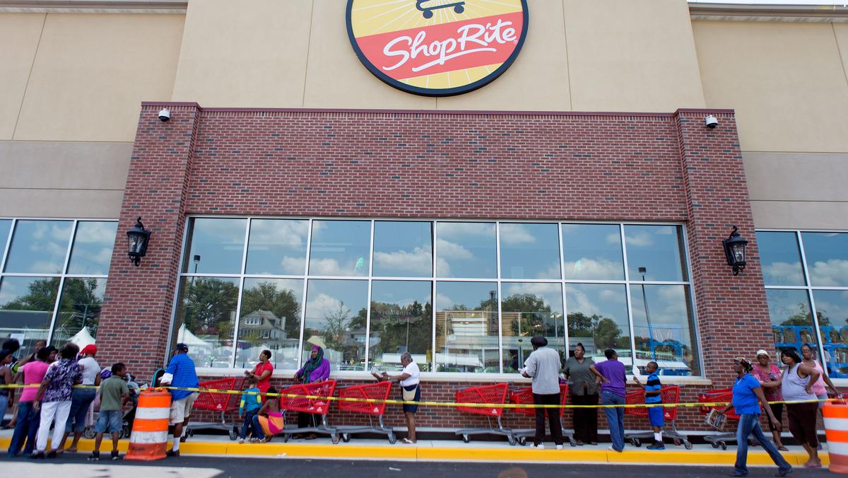 ShopRite grocery store opens to long line in Howard Park - Baltimore ...